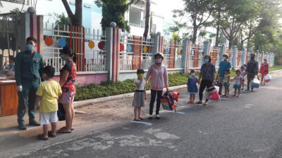 CÔNG TÁC ĐÓN TRẺ ĐI HỌC TRỞ LẠI SAU THỜI GIAN NGHỈ PHÒNG CHỐNG DỊCH BỆNH COVID-19
