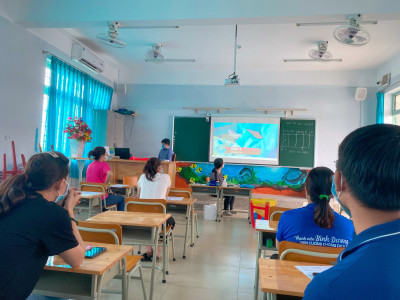 GIÁO VIÊN TRƯỜNG MẦM NON HOA CÚC THAM GIA TẬP HUẤN LẤY MẪU XÉT NGHIỆM
