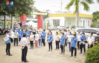 CHIẾN SĨ ÁO XANH TRƯỜNG MẦM NON HOA CÚC TIẾP TỤC ĐỒNG HÀNH, CHUNG TAY TRONG CÔNG TÁC PHÒNG CHỐNG DỊCH COVID 19