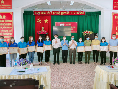 khen thưởng