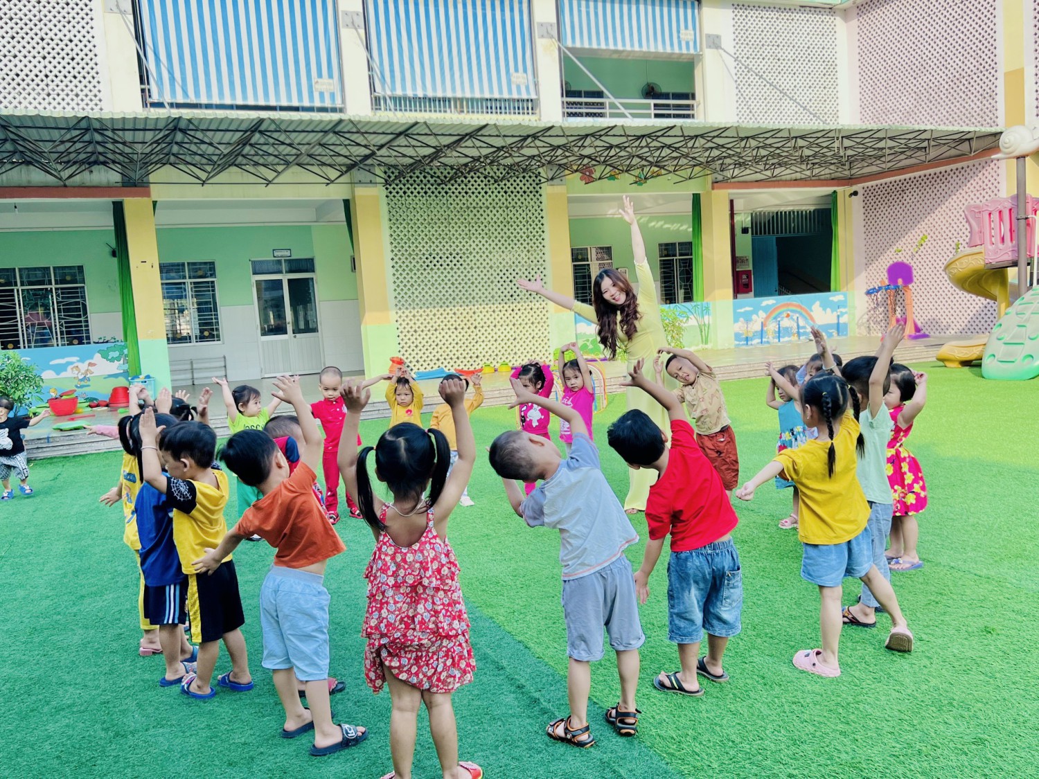 hình áo dài 4