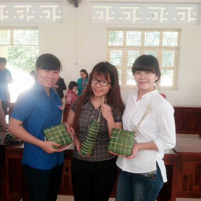 Thanh niên trường em thật là khéo tay