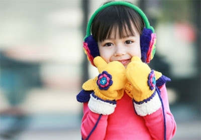 Cách giữ ấm cho trẻ vào mùa đông.