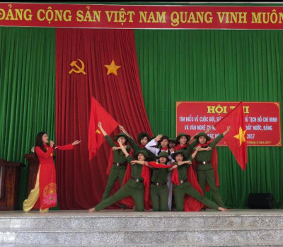Tiết mục văn nghệ của em đó