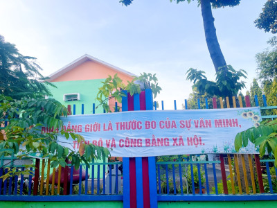 Trường mầm non Hoa Cúc hưởng ứng ngày pháp luật Việt Nam 9/11