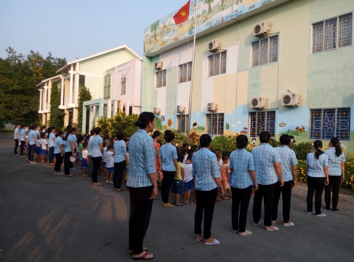 Được tổ chức vào ngày thứ 2 hàng tuần