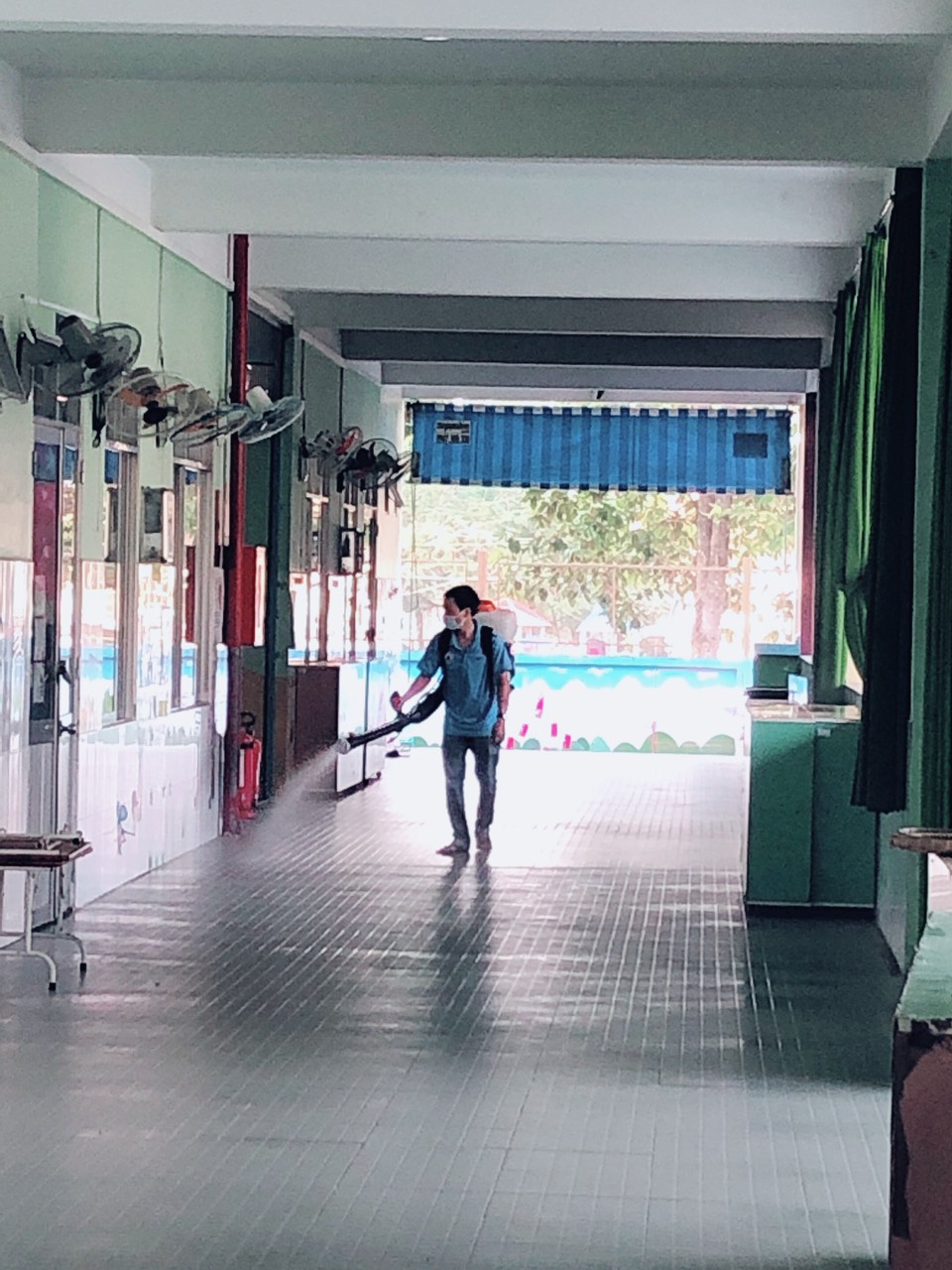 phun thuốc 5