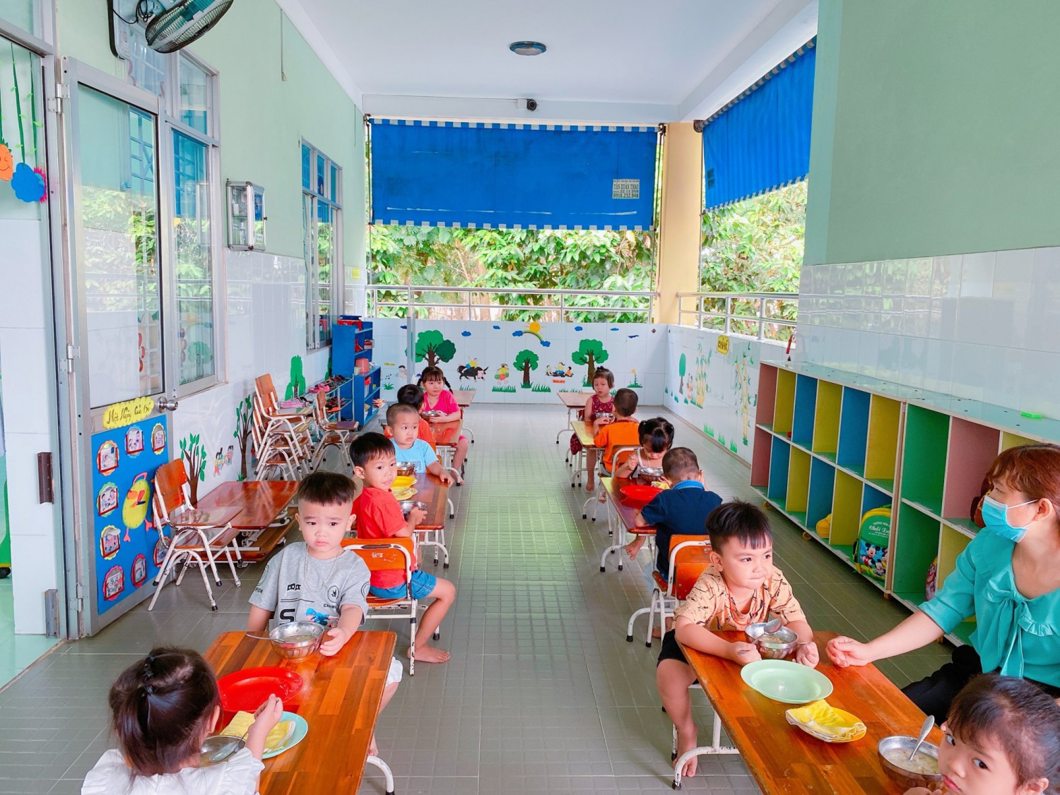 khoảng cách