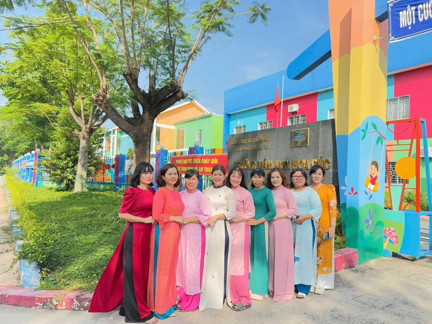 Trường mầm non Hoa Cúc hưởng ứng tuần lễ áo dài
