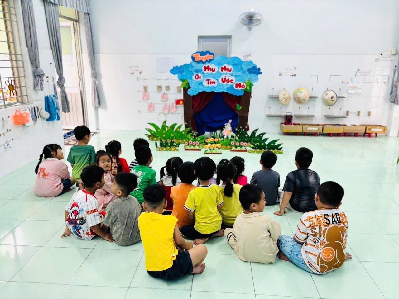 Hoạt động làm quen văn học các bé lớp chồi